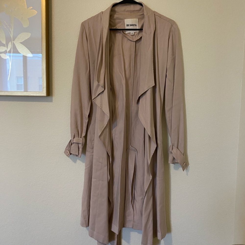 BB Dakota flowy trench coat